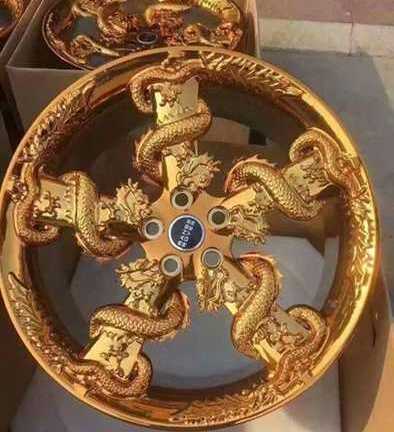 Sửng sốt bộ la-zăng Rồng vàng giá 100 triệu cho Range Rover