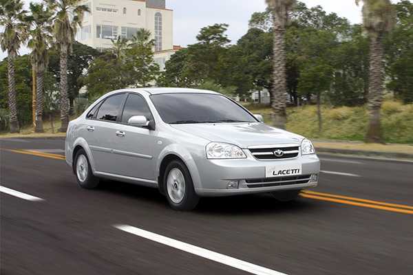 Những mẫu sedan cũ giá dưới 300 triệu đồng