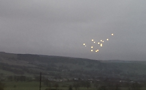 UFO chao lượn trên bầu trời Anh?