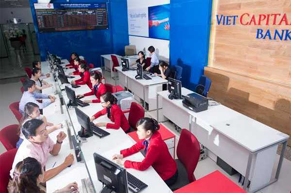 Giật mình lãi suất tiết kiệm lập kỷ lục 8,2%/năm