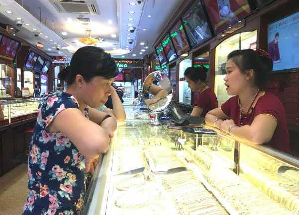 Giá vàng hôm nay 7/9 bất ngờ ‘nhảy dựng’