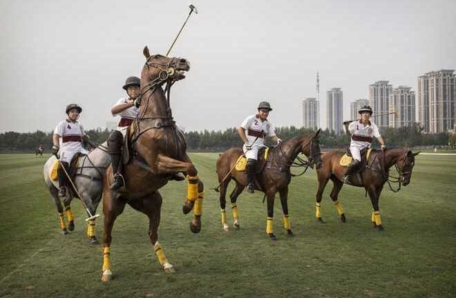 Nhà giàu Trung Quốc lao vào 'cơn lốc' dạy con lối sống thượng lưu