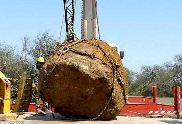 Phát hiện thiên thạch 30 tấn đâm vào Trái đất