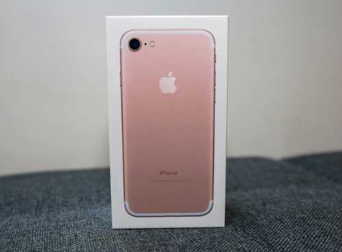 Về Việt Nam, iPhone 7 tại Việt Nam bị đẩy giá lên hàng chục triệu
