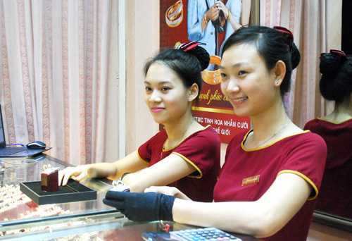 Giá vàng hôm nay 21//9 ‘nín thở' chờ tăng sốc