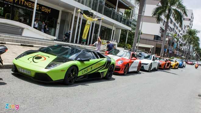 Dàn siêu xe sắc màu của đại gia Việt đọ dáng tại Sài Gòn