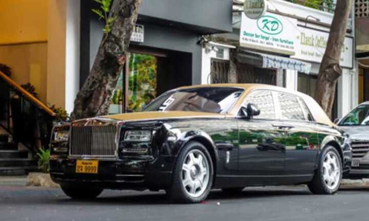 Rolls-Royce 60 tỷ của đại gia Lào trên phố Việt