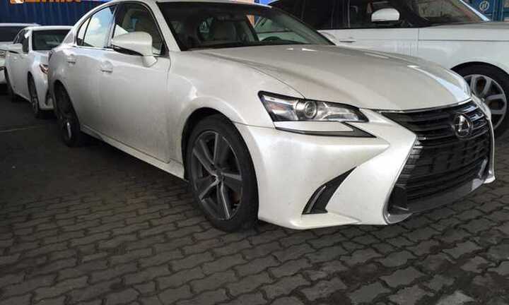 Lộ diện siêu xe Lexus GS 200t giá 3,1 tỷ đồng tại Hà Nội trước ngày triển lãm