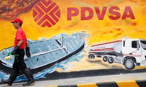 Thảm cảnh công nhân dầu khí Venezuela bán đồng phục để mua thức ăn