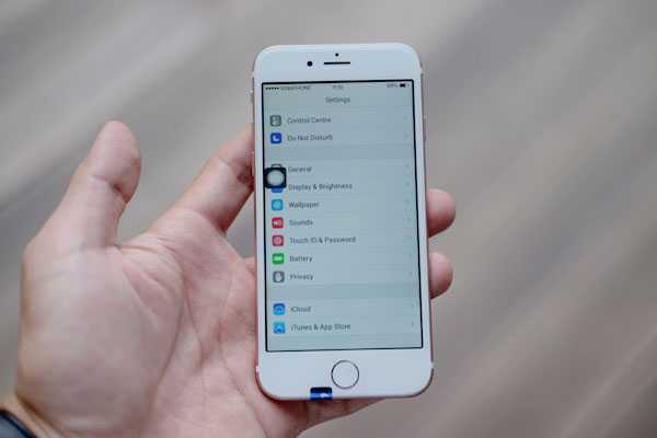 'iPhone 7' giá 2,5 triệu đồng bán tràn lan tại TP.HCM