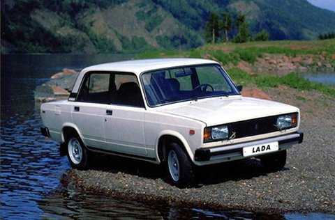 Khám phá chiếc ô tô Nga thành biểu tượng ở Việt Nam, cả thế giới mua