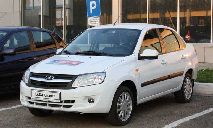 Điểm danh loạt ô tô Nga giá từ 100 triệu đồng của Lada và UAZ