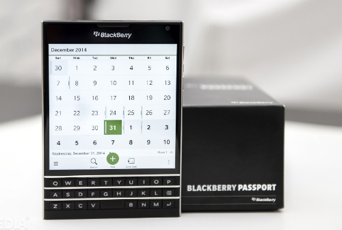 Smartphone hết thời ồ ạt về Việt Nam