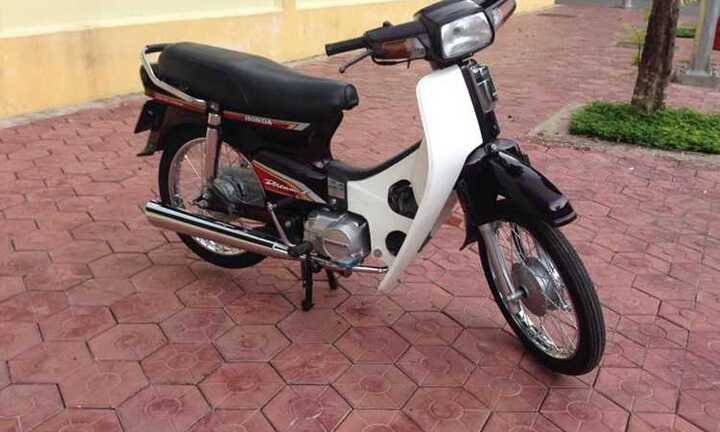 Honda Dream II chạy 1.000 km hét giá 180 triệu đồng