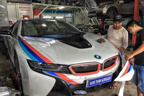 Dân chơi Đà Nẵng độ tem đấu cho siêu xe BMW i8