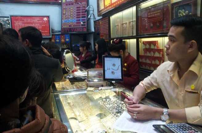 Giá vàng hôm nay 20/10 đi lên chậm chạp