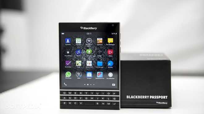 Giảm giá sốc, BlackBerry Passport chính hãng chỉ còn 8 triệu đồng