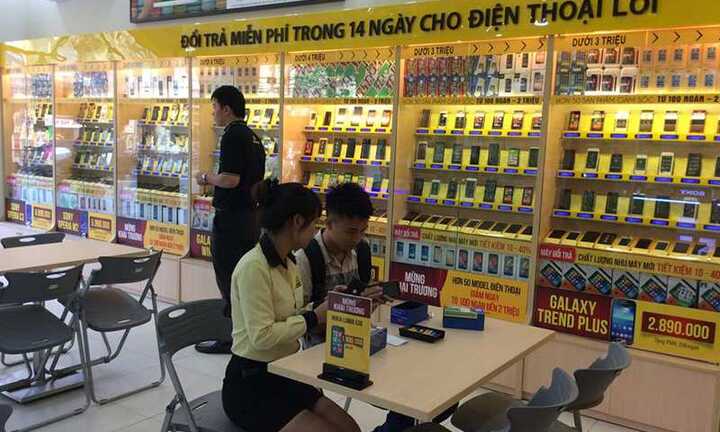 Vừa ‘tặng’ đá cho khách mua iPhone, Thế giới di động lại gây xôn xao khi thưởng 1.000 tỷ đồng