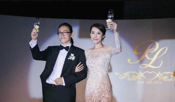 Cuộc sống xa xỉ của vợ chồng thiếu gia 9X Trung Quốc