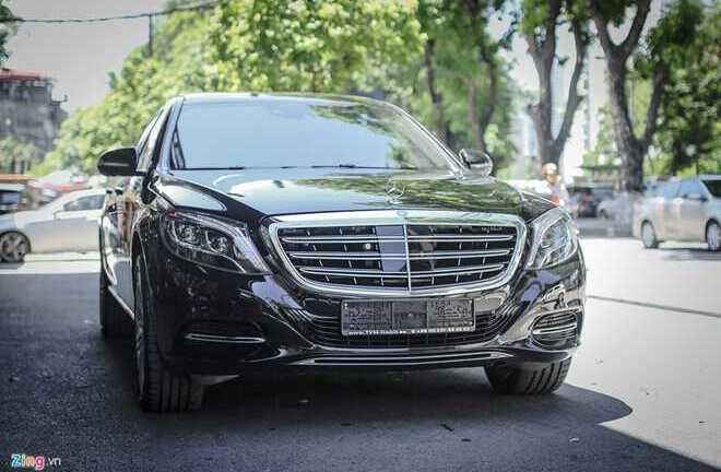 Thanh tra xe sang núp bóng quà tặng ở Hà Nội, TP.HCM