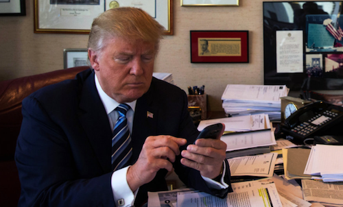 Tân Tổng thống Mỹ Donald Trump có thể đang dùng Galaxy S7