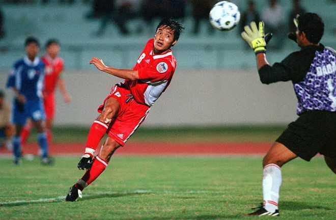 Trận Việt Nam - Indonesia lọt vào top 3 khoảnh khắc AFF Cup