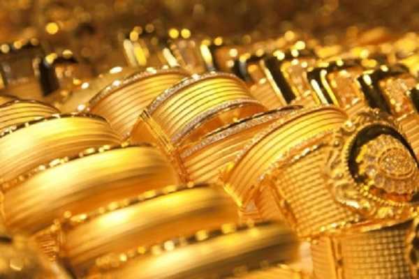 Ông Trump bất ngờ vượt bà Clinton, giá vàng hôm nay 9/11 tăng vọt