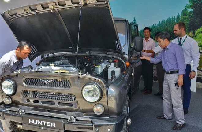 Ô tô Nga giá rẻ vẫn không dễ bán