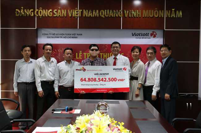 Vietlott nóng hầm hập, lãnh đạo xổ số truyền thống vẫn nhận lương nửa tỷ