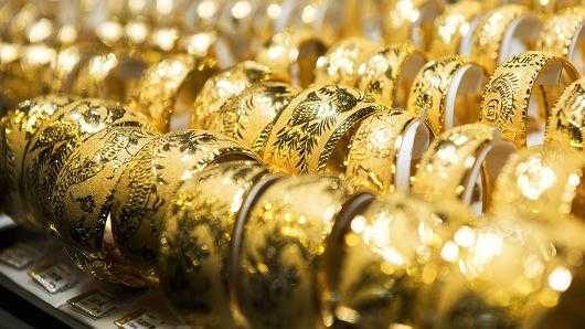 Giá vàng hôm nay 18/11 rơi tự do, USD tăng điên cuồng