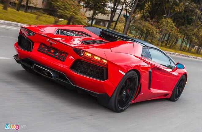 Ngắm loạt siêu xe Lamborghini của đại gia Việt dạo phố