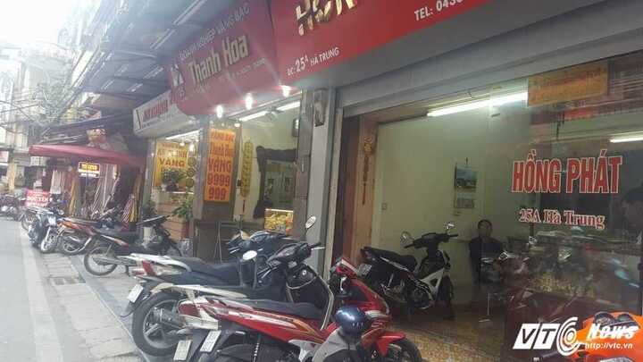 Giá USD tăng lên mức cao kỷ lục 22.690 đồng, người dân vẫn thờ ơ