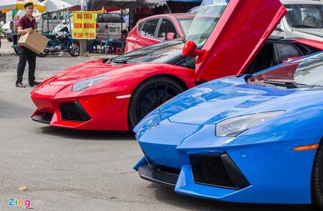 Cặp đôi siêu xe Aventador độc nhất Việt Nam so kè tốc độ