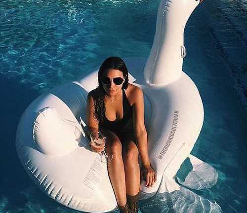 Choáng ngợp cuộc sống xa hoa của giới trẻ nhà giàu Iran