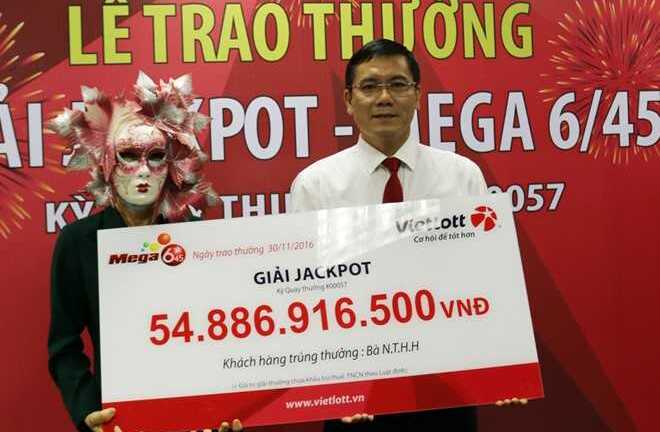 Người trúng xổ số gần 55 tỷ đồng là phụ nữ ở Vĩnh Long