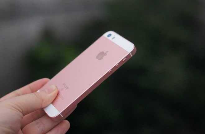 iPhone SE chính thức giảm giá 2 triệu đồng
