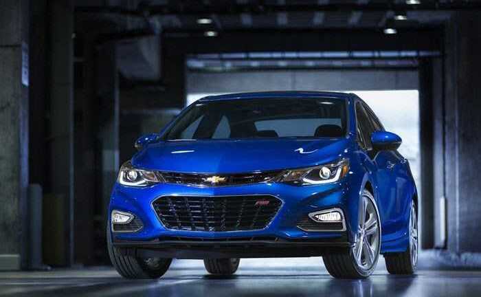 Chevrolet Cruze 2017 bản diesel chốt giá 557 triệu đồng