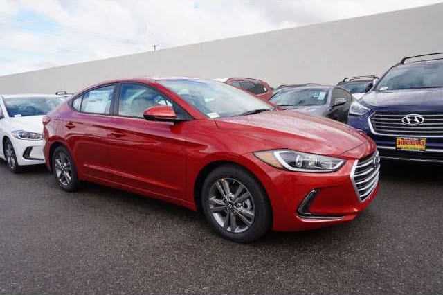 Hyundai Elantra Value Edition 2017 chốt giá hấp dẫn 465 triệu đồng