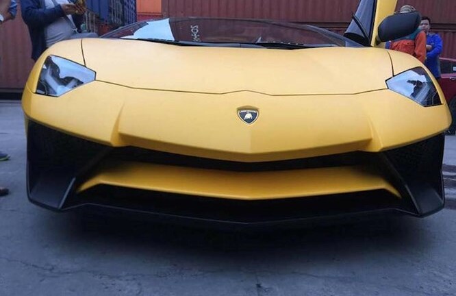 Đập thùng siêu xe Lamborghini Aventador khủng nhất Việt Nam