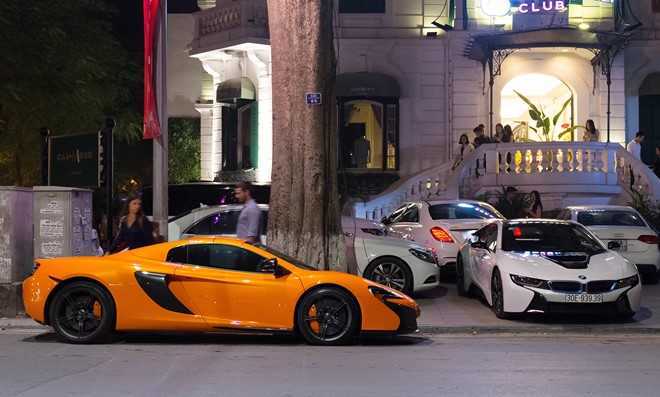 Dàn siêu xe đi chơi tối Noel 2016 tại Hà Nội