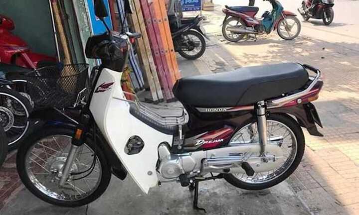 Cận cảnh Honda Super Dream chạy 1.500km giá trăm triệu đồng