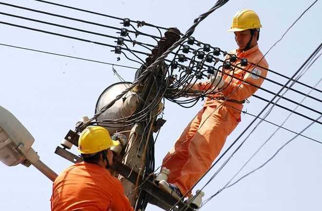 EVN lại xin cộng thêm nhiều khoản chi vào giá điện
