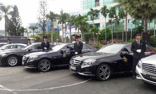 Giá thuê xe tự lái chơi Tết tăng gấp rưỡi