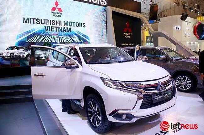 Fortuner 2017 vừa ra mắt, Mitsubishi Pajero Sport bất ngờ giảm giá