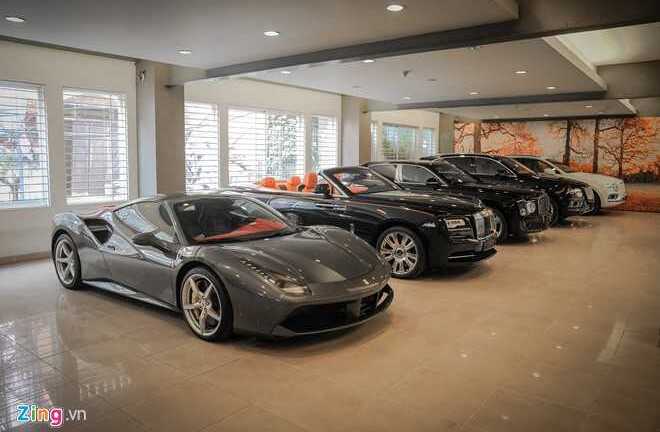 'Ngập' siêu xe trăm tỷ tại Hà Nội