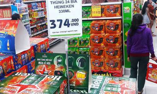 Sợ đầu cơ, siêu thị treo biển hạn chế mua bia Tết
