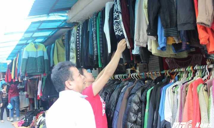 Thời tiết 'bất ổn': thị trường hàng thùng lên ngôi