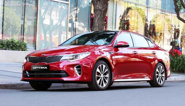 Kia Optima lại giảm thêm 50 triệu đồng trong 2 tuần