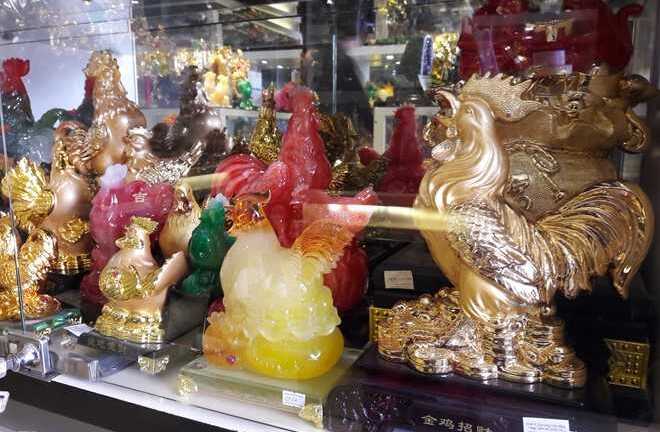 Gà linh vật Trung Quốc tràn ngập thị trường