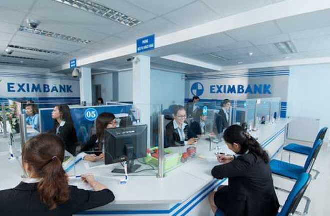 Vietcombank vô địch về lương khủng, Eximbank vô địch về giảm lương